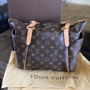 Authentic Louis Vuitton Totally PM